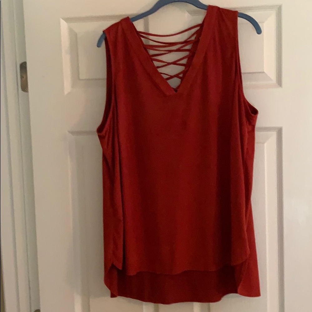 Women’s sleeveless shirt
